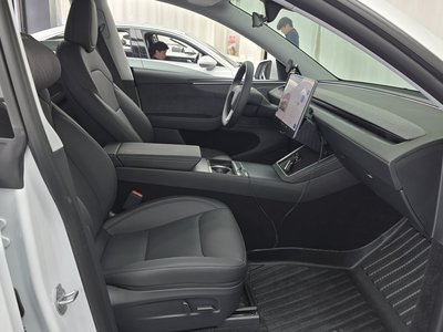 2025 Tesla MODEL Y thumbnail 16