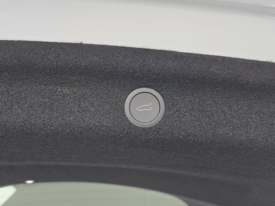 2025 Tesla MODEL Y thumbnail 28