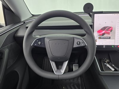 2025 Tesla MODEL Y thumbnail 18
