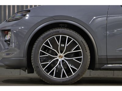 PORSCHE MACAN - 9