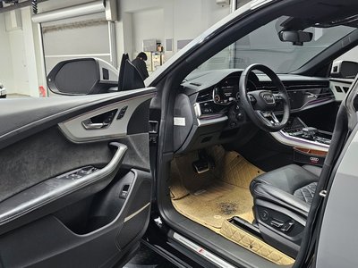 AUDI Q8 - 10