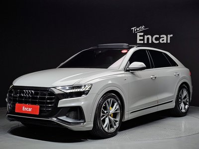 AUDI Q8 - 1
