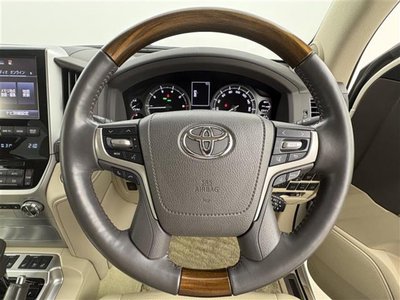 صورة مصغرة 24 لـ 2018 Toyota LAND CRUISER 200