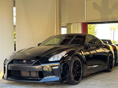 NISSAN GT-R - 1