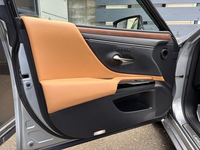 صورة مصغرة 33 لـ 2023 Lexus ES