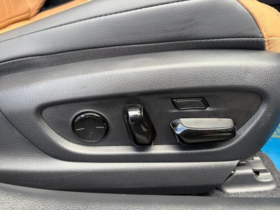 صورة مصغرة 52 لـ 2023 Lexus ES