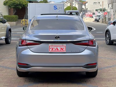 صورة مصغرة 16 لـ 2023 Lexus ES