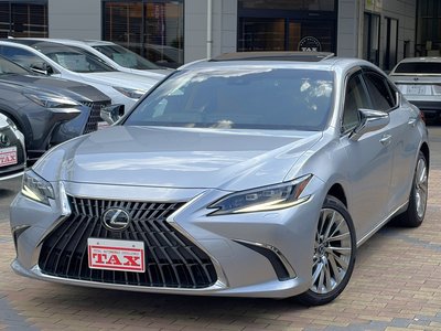 صورة 2 لـ 2023 Lexus ES