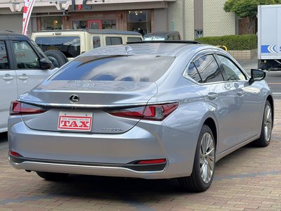 صورة مصغرة 14 لـ 2023 Lexus ES