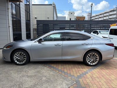 صورة مصغرة 18 لـ 2023 Lexus ES