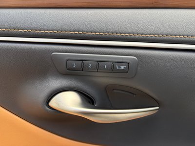 صورة مصغرة 55 لـ 2023 Lexus ES