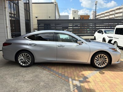صورة مصغرة 17 لـ 2023 Lexus ES