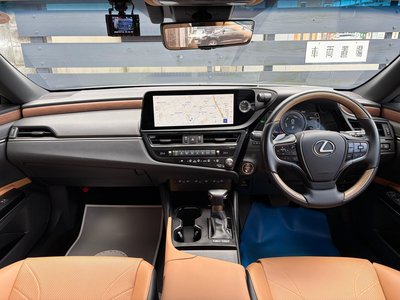 صورة 8 لـ 2023 Lexus ES