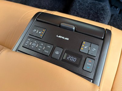 صورة مصغرة 31 لـ 2023 Lexus ES