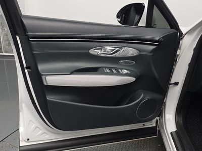 2022 Genesis ELECTRIFIED GV70 — миниатюра 14