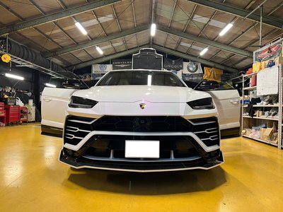 LAMBORGHINI URUS - 3