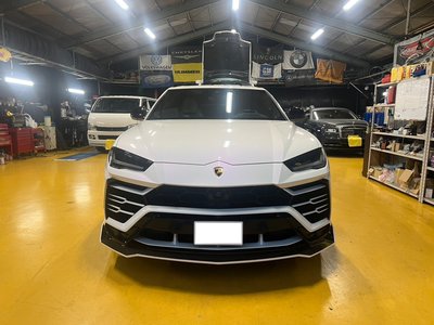 LAMBORGHINI URUS - 2