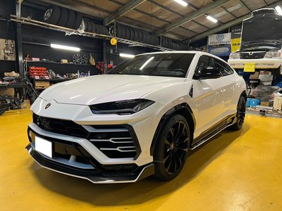 LAMBORGHINI URUS - 1