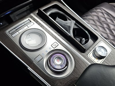 GENESIS GV80 - 9