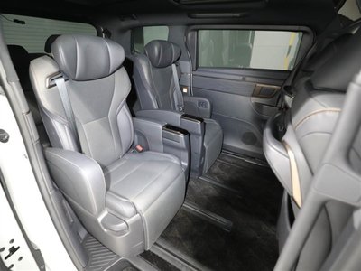 صورة 20 لـ 2023 Toyota ALPHARD