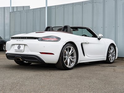 صورة 8 لـ 2017 Porsche 718