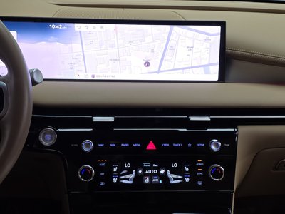 2024 Genesis G80 (RG3) thumbnail 14