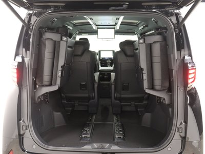 2025 Toyota ALPHARD 缩略图 39