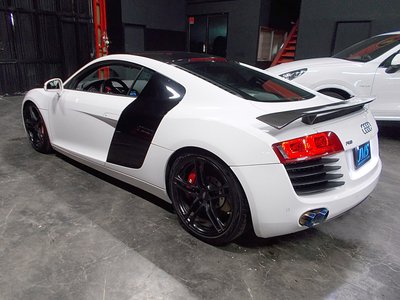 AUDI R8 - 8