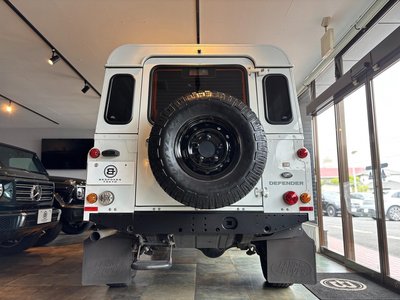 LAND ROVER DEFENDER - 10