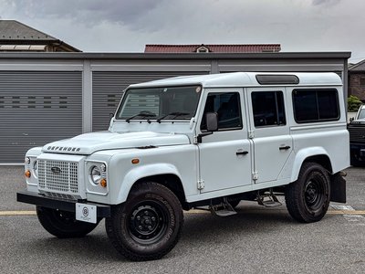 LAND ROVER DEFENDER - 2