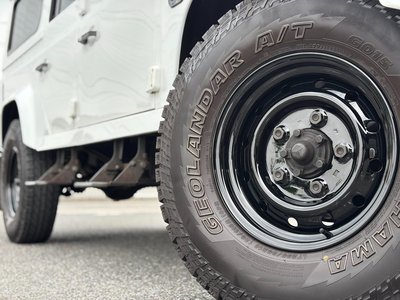 LAND ROVER DEFENDER - 5