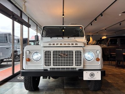 LAND ROVER DEFENDER - 8