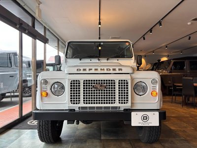 LAND ROVER DEFENDER - 9