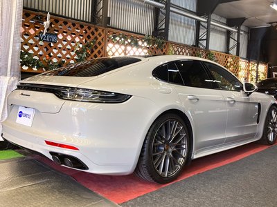 PORSCHE PANAMERA - 10
