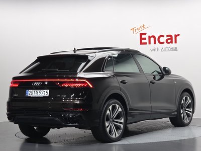 AUDI Q8 - 4