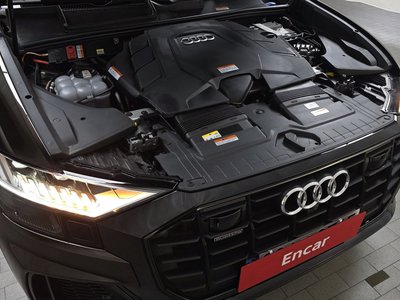 AUDI Q8 - 7