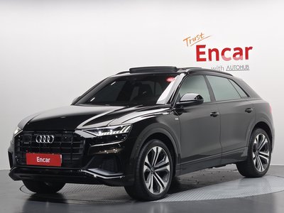AUDI Q8 - 1