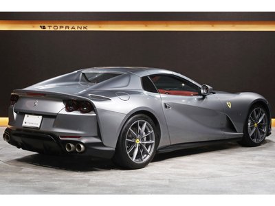 صورة 2 لـ 2020 Ferrari 812 GTS