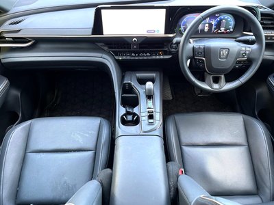 TOYOTA CROWN CROSSOVER - 2