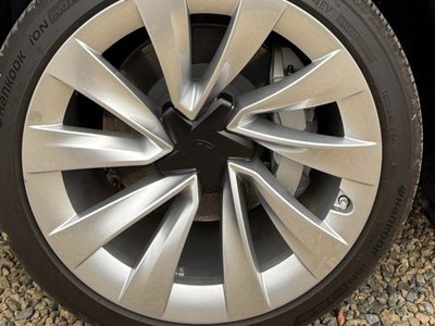 2025 Tesla MODEL Y — миниатюра 16