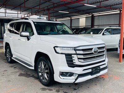 TOYOTA LAND CRUISER 300 - 1
