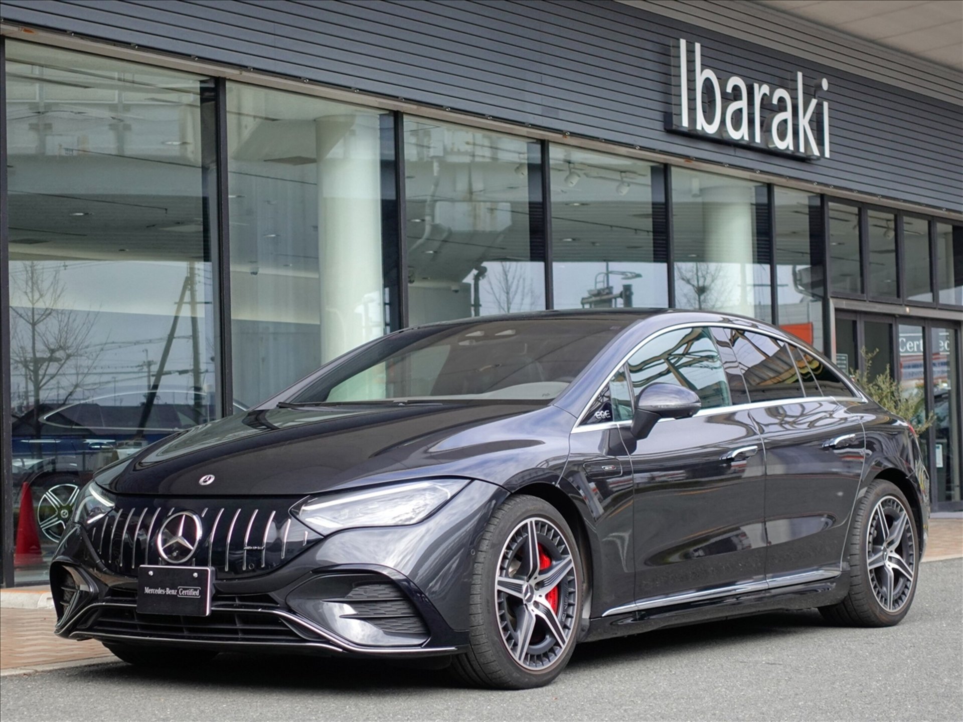 MERCEDES-BENZ EQE AMG - View 1