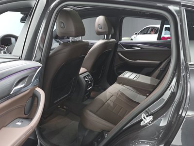 2025 BMW X4 缩略图 17