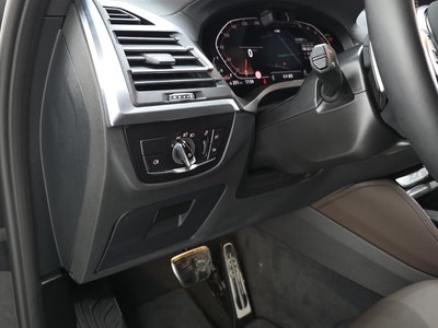 2025 BMW X4 缩略图 19