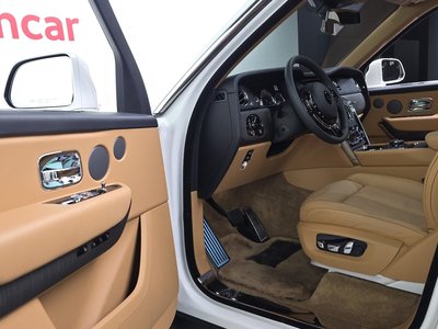 ROLLS-ROYCE CULLINAN - 10