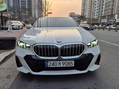 BMW 5 SERIES - 2