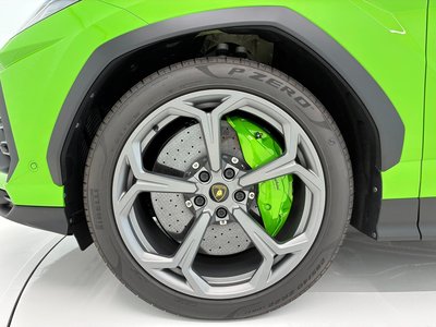 LAMBORGHINI URUS - 10