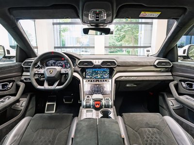 2024 Lamborghini URUS — миниатюра 17
