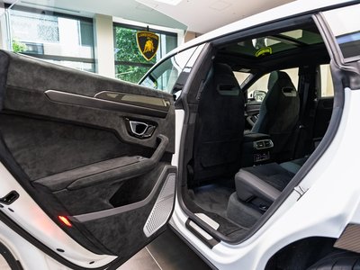 2024 Lamborghini URUS — миниатюра 24