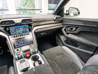 2024 Lamborghini URUS — миниатюра 19